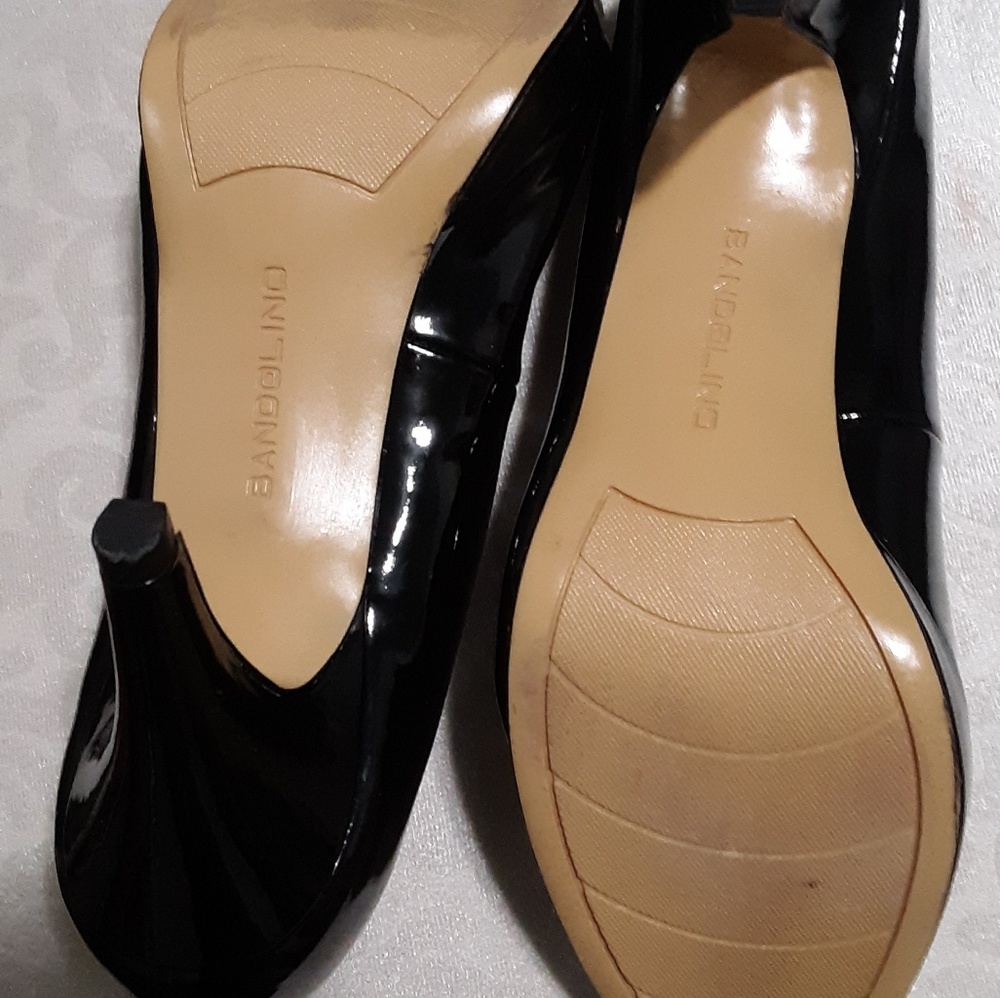 BLACK PATENT LEATHER SHOES
